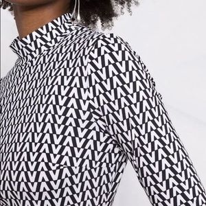 Valentino long sleeve top size S 🖤